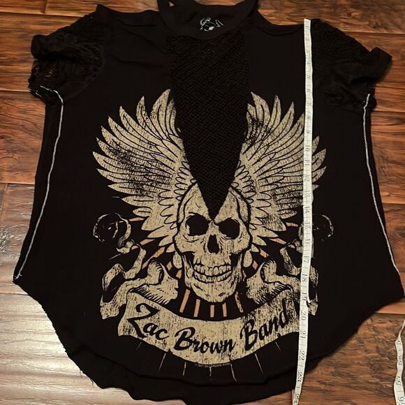 Trunk LTD Zac Brown Distressed Lace Sheer Mesh Detailing Black Graphic Shirt - Picture 7 of 13